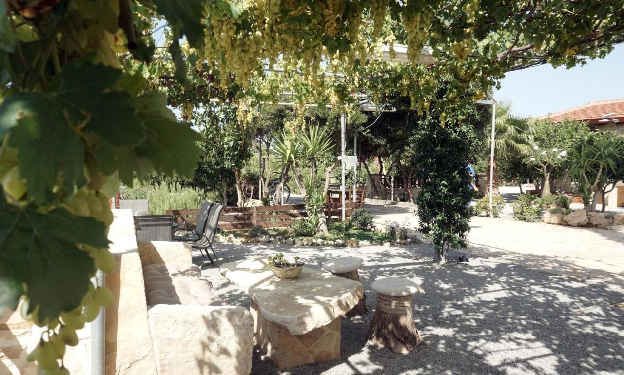 Ioanna - Oasis Apartment Kokkinos Pyrgos
