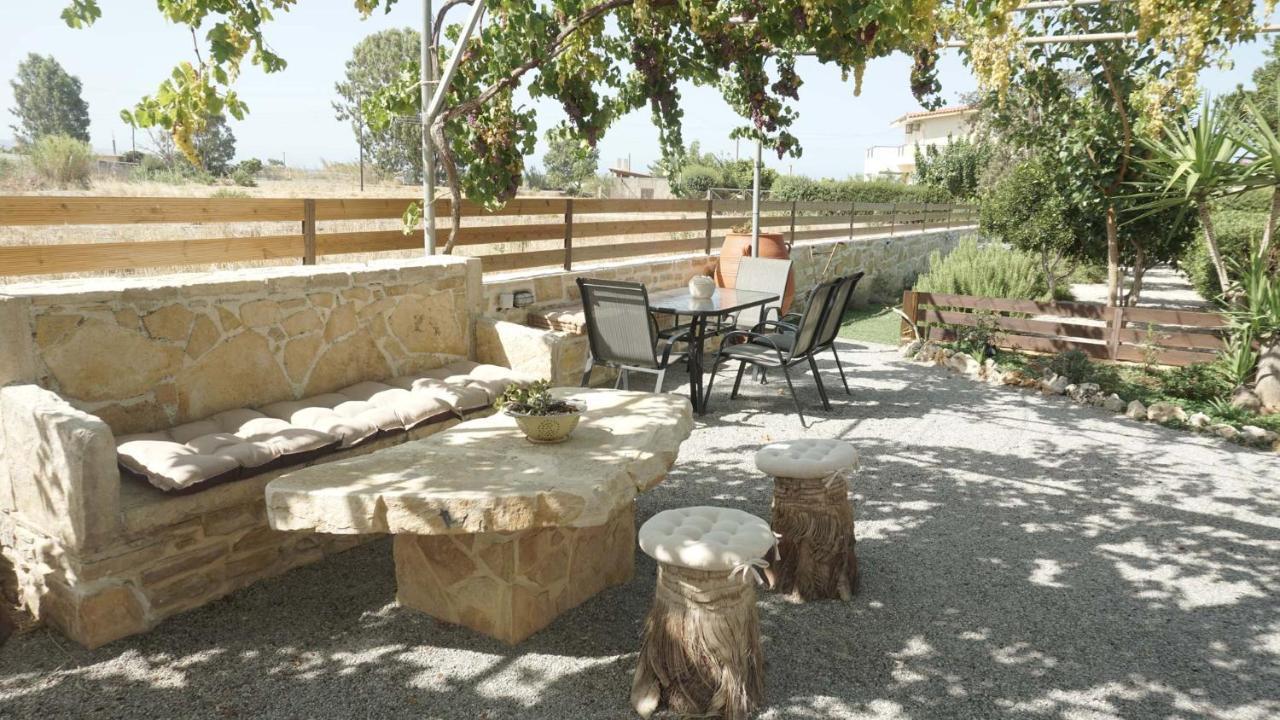 Ioanna - Oasis Apartment Kokkinos Pyrgos